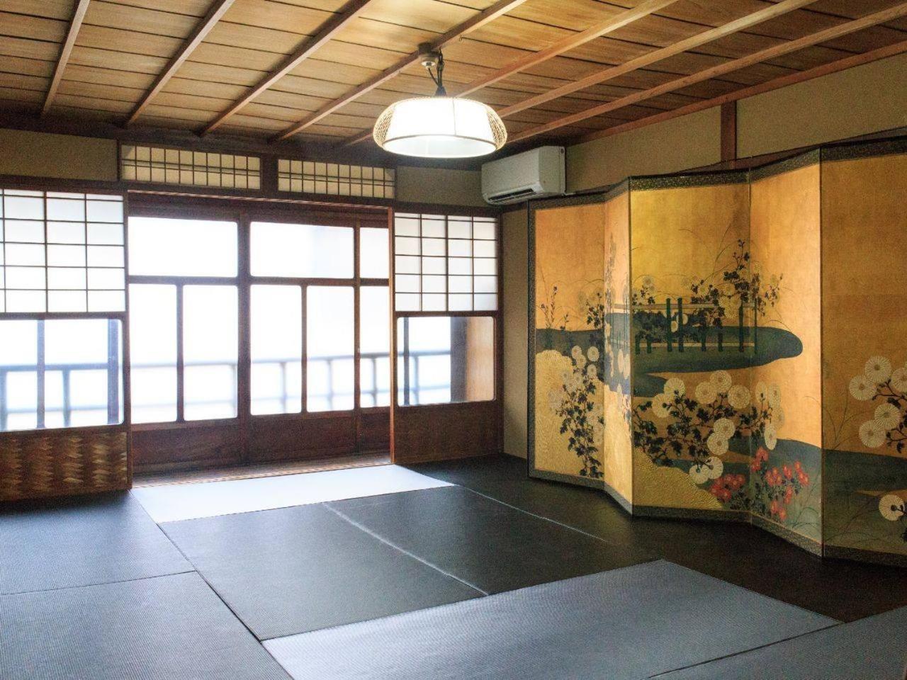 京都二条城近く京町屋120年の歴史に泊まる Zewnętrze zdjęcie
